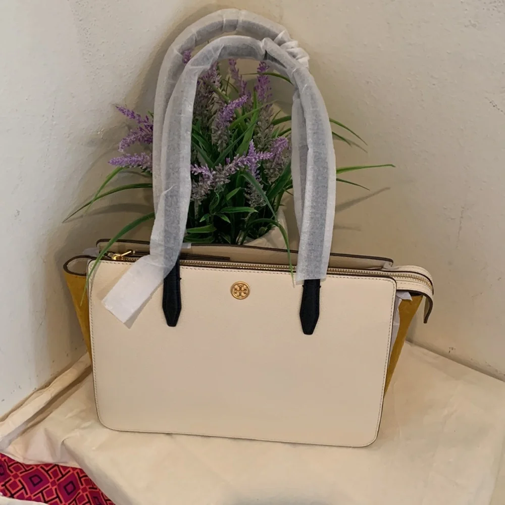 Tory Burch Robinson Colorblock Small Leather Tote
TORY BURCH - Picture 1 of 16